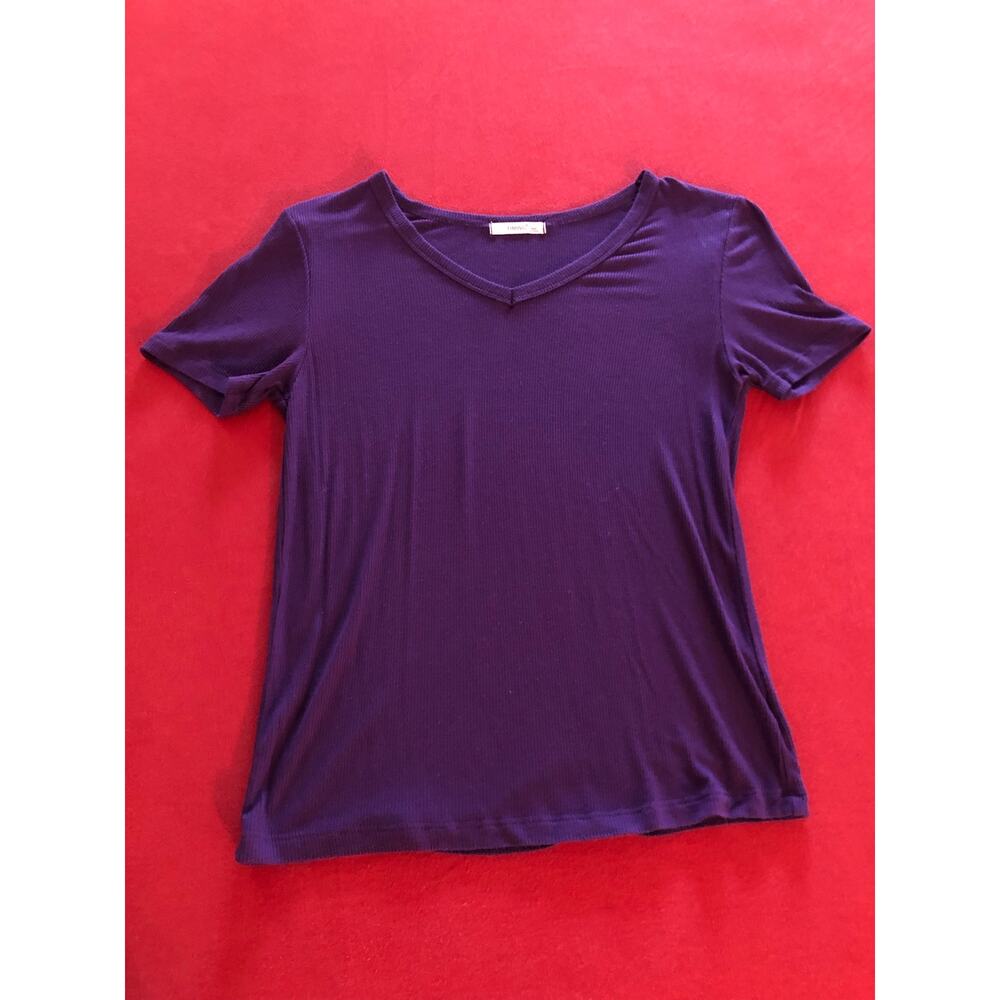 Timing dark purple v-neck short sleeve soft t-shirt Size L